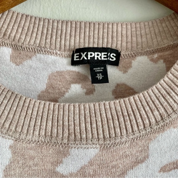 Express Tan & White Animal Print Sweater Size XS - Picture 2 of 4